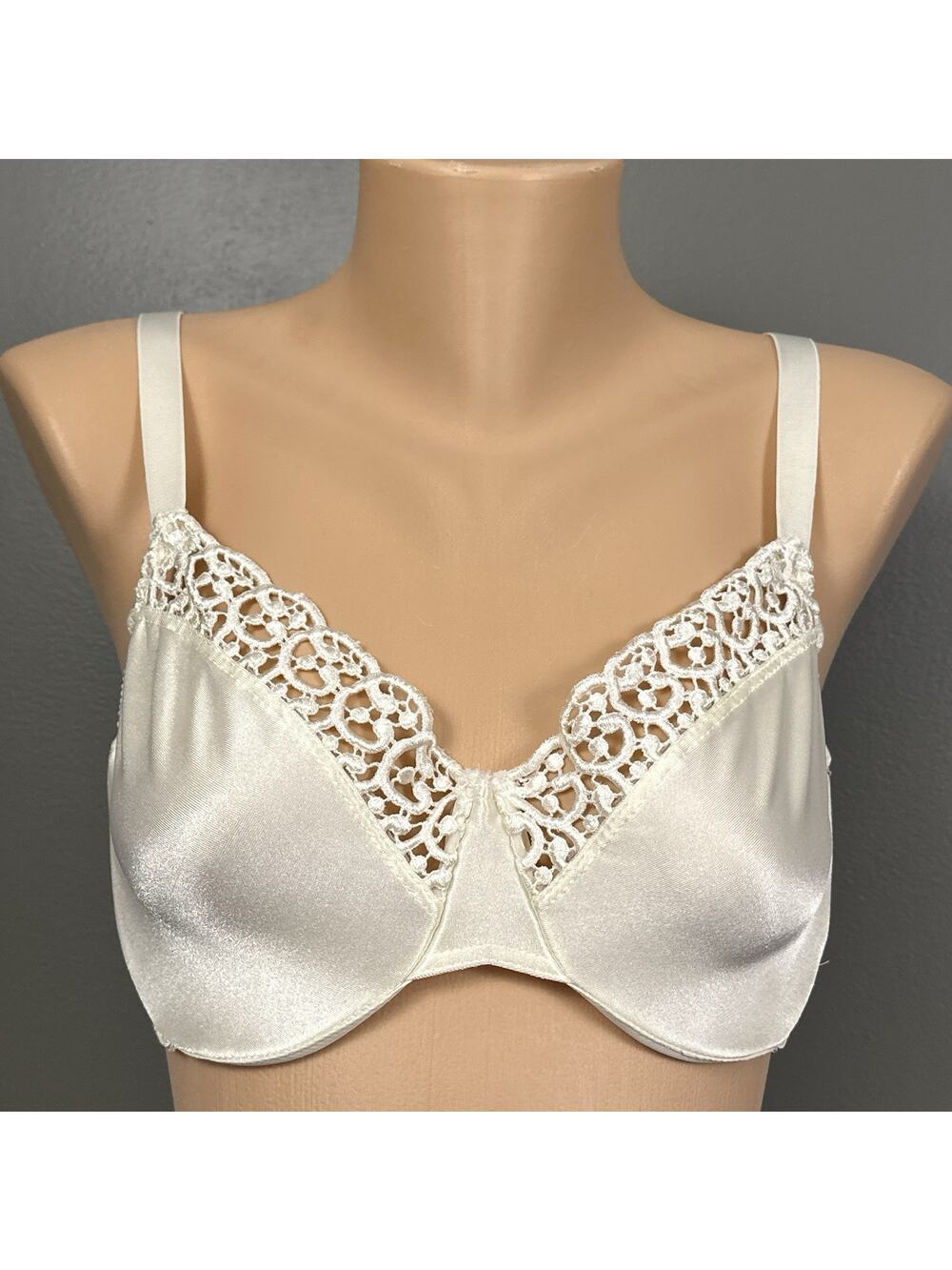 Vintage Olga Lace Edgings Bra Size 38D Ivory Second Skin Satin 33011 Unlined